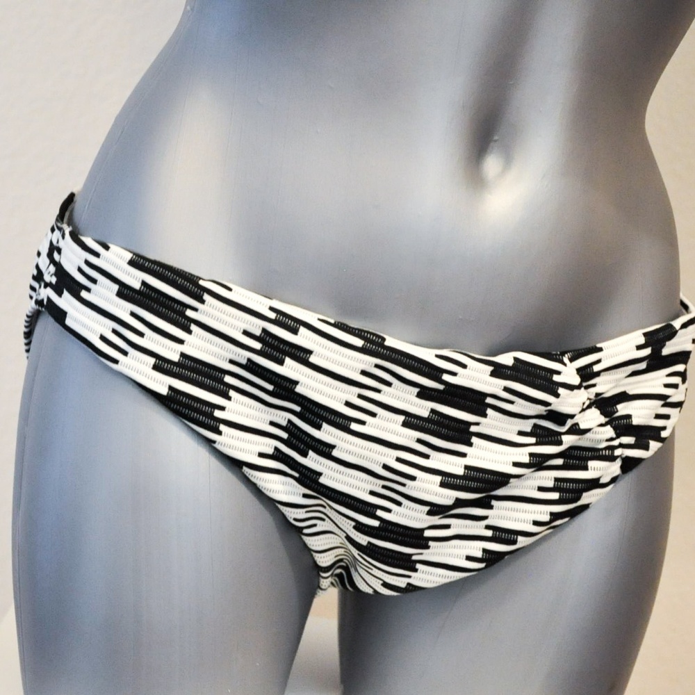 NWT VICTORIA SECRET BIKINI BOTTOM SWIMSUIT S SMALL